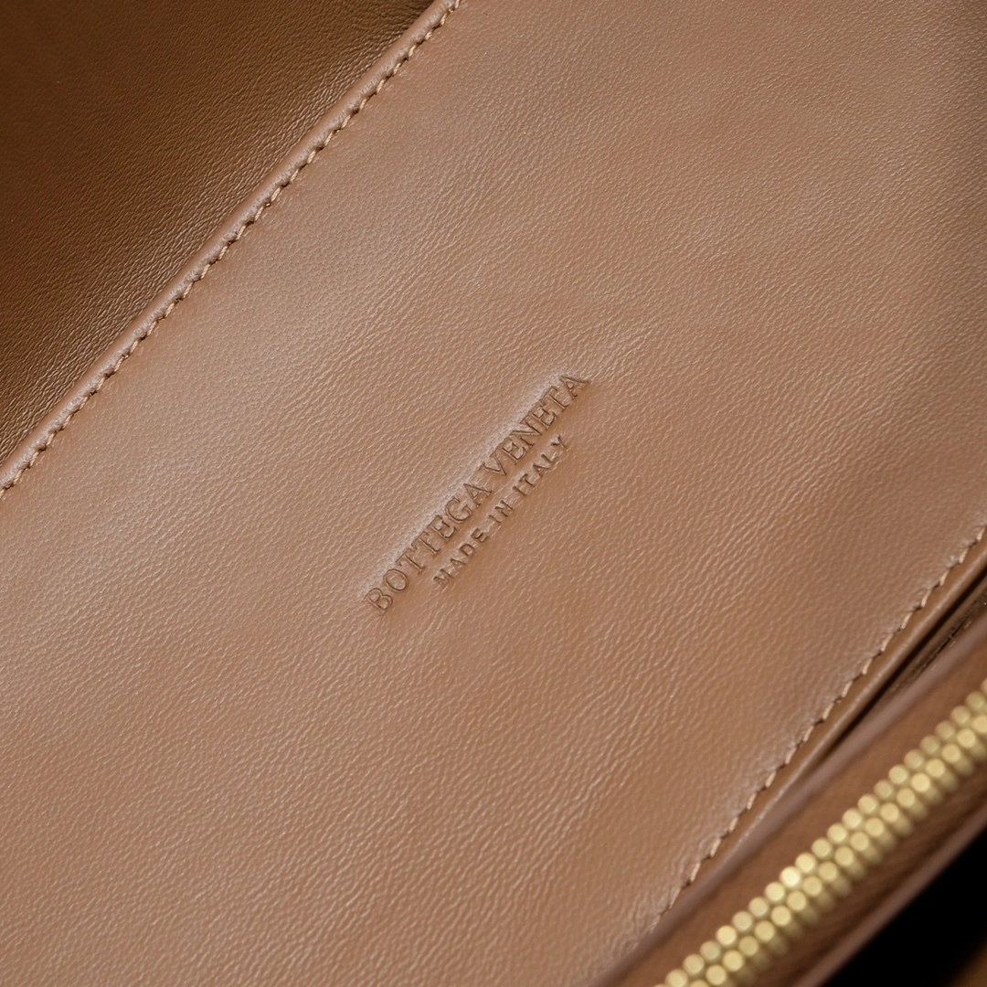 MOMO--- 757822V38T12282 ArcoTote sheepskin Intreccio item:C-B134L0837R