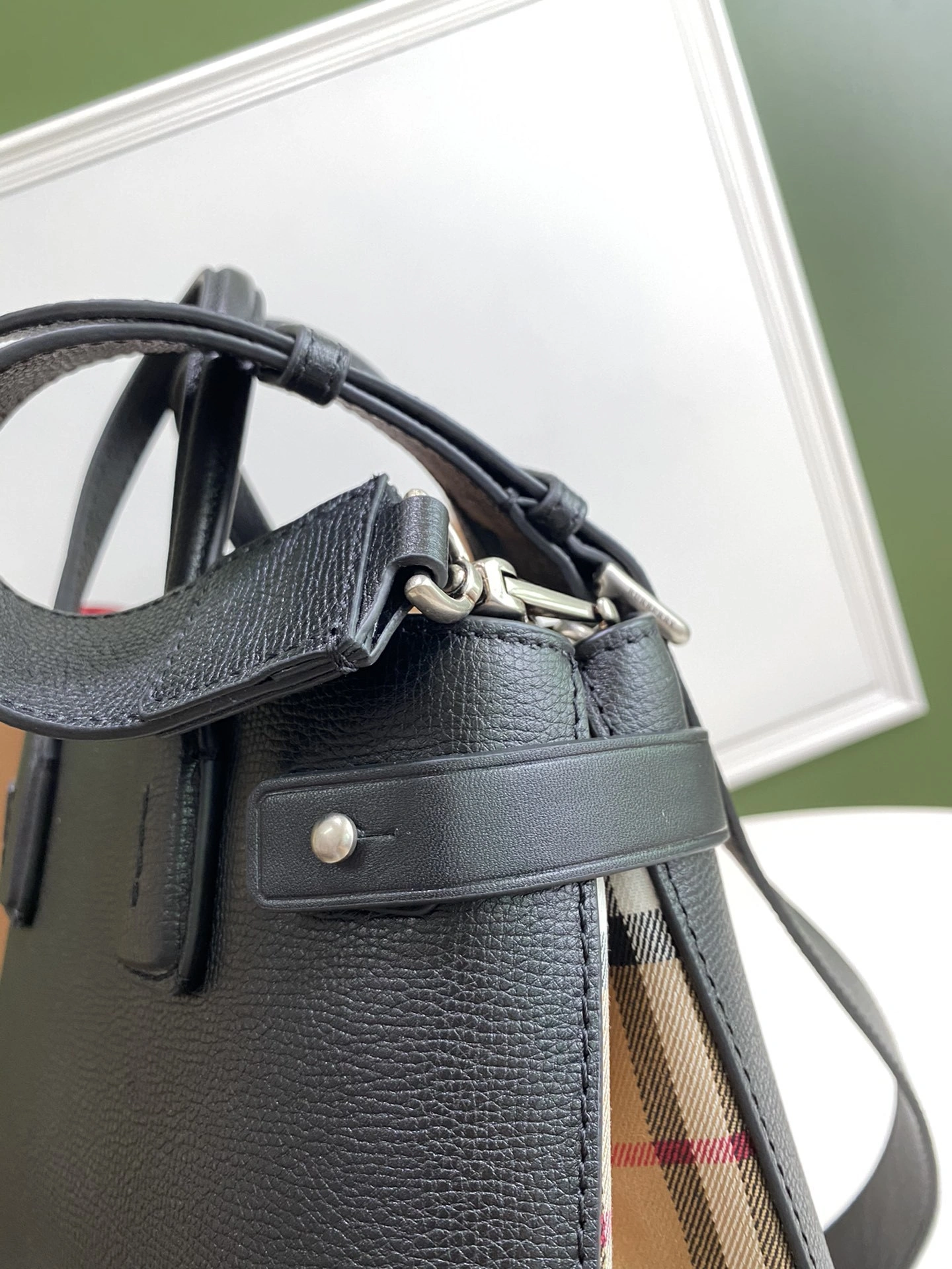 MOMO--- 80193981 cowhide item:D-B000B2911