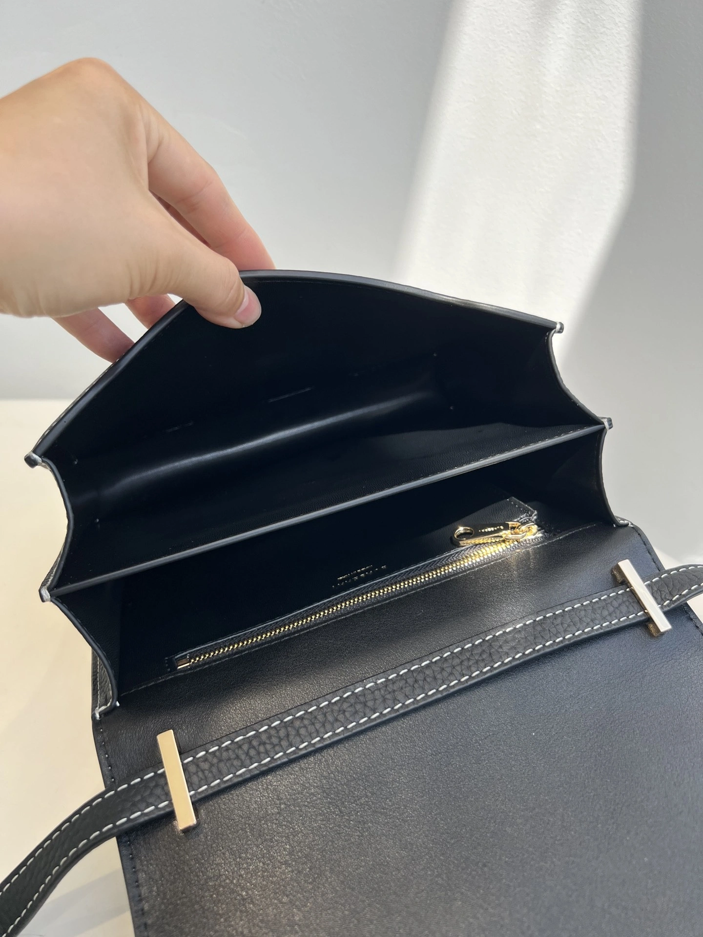 MOMO--- 80491221 Calfskin item:D-B432D0666