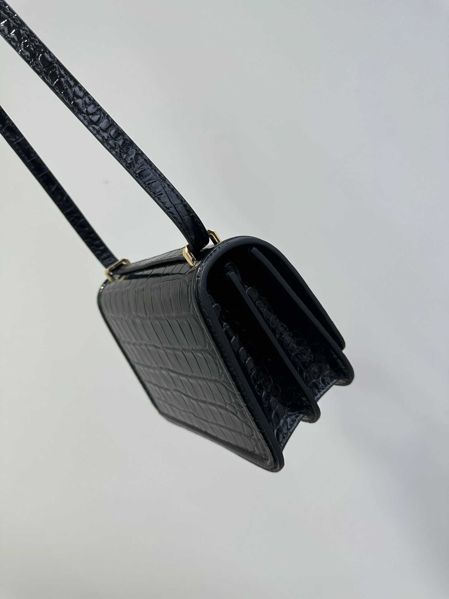 MOMO--- 80582931 Calfskin item:D-B432D0667