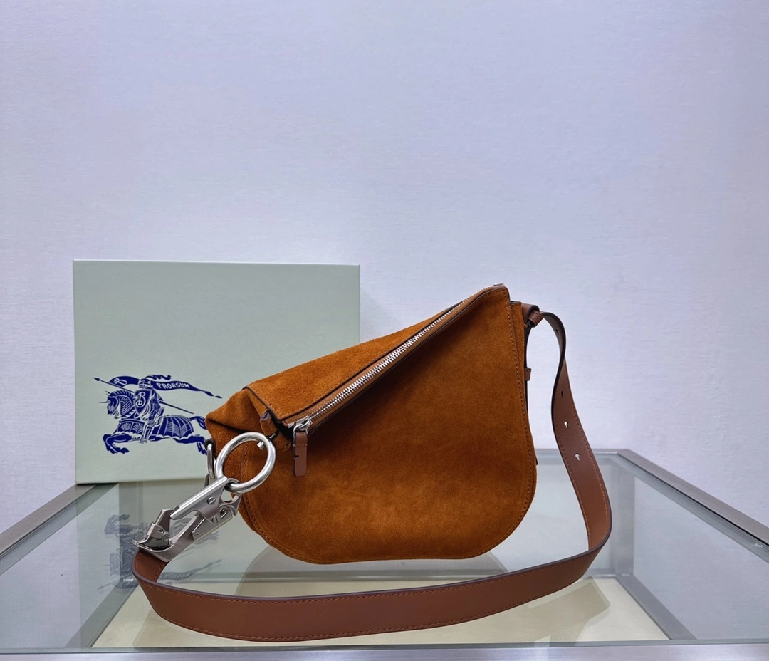MOMO--- 80751921 Calfskin item:D-B000B2910
