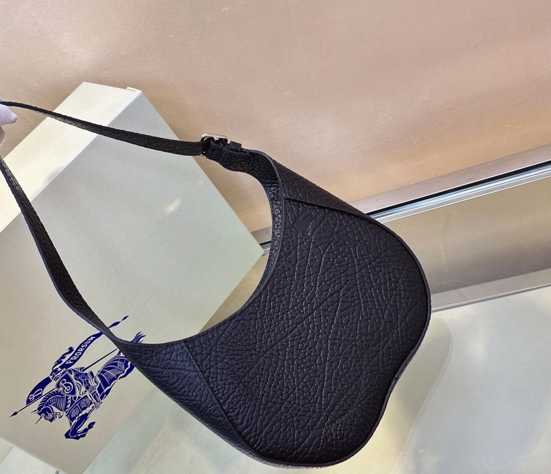 MOMO--- 80809551 Calfskin item:D-B000B2913