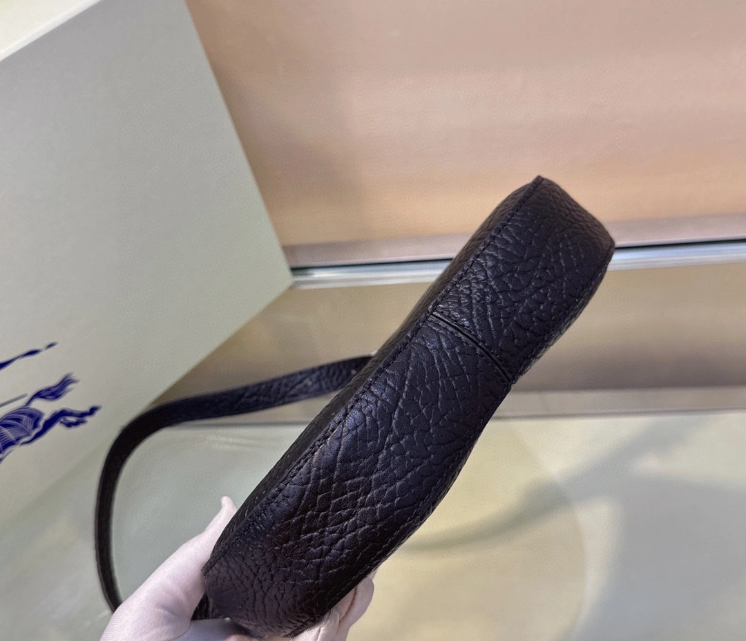 MOMO--- 80809551 Calfskin item:D-B000B2913
