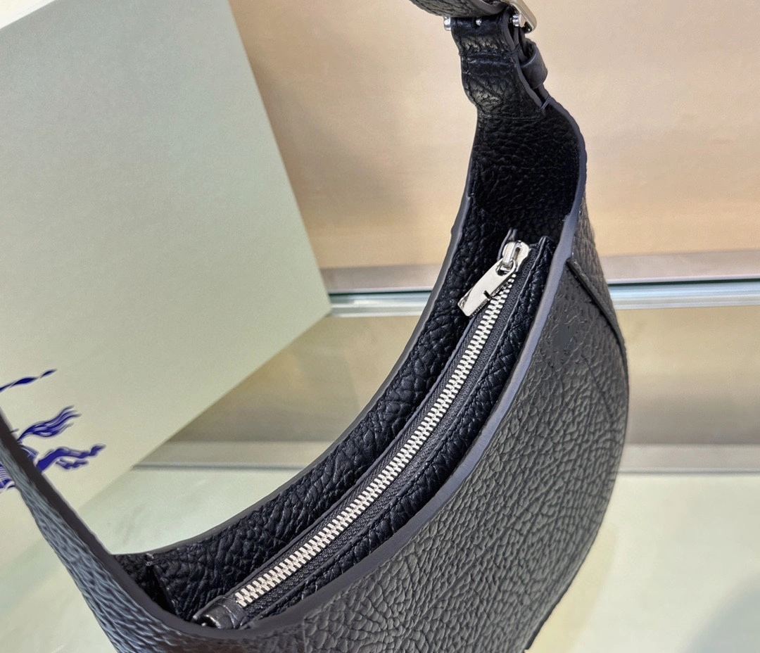 MOMO--- 80809551 Calfskin item:D-B000B2913