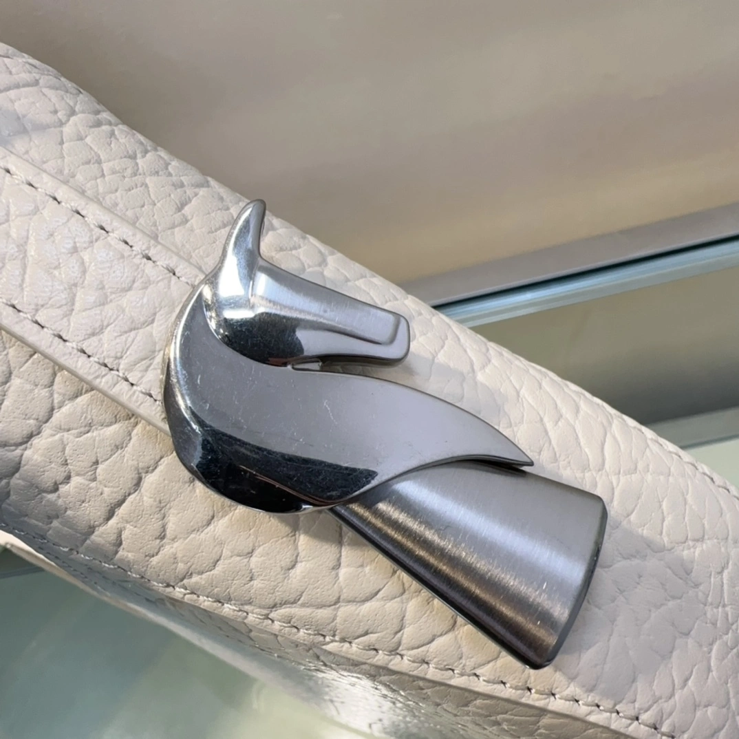 MOMO--- 80835101 Calfskin item:D-B000B2914