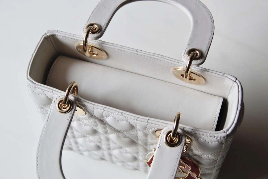 *MOMO--- 8878 sheephide item : A-B063H0647L