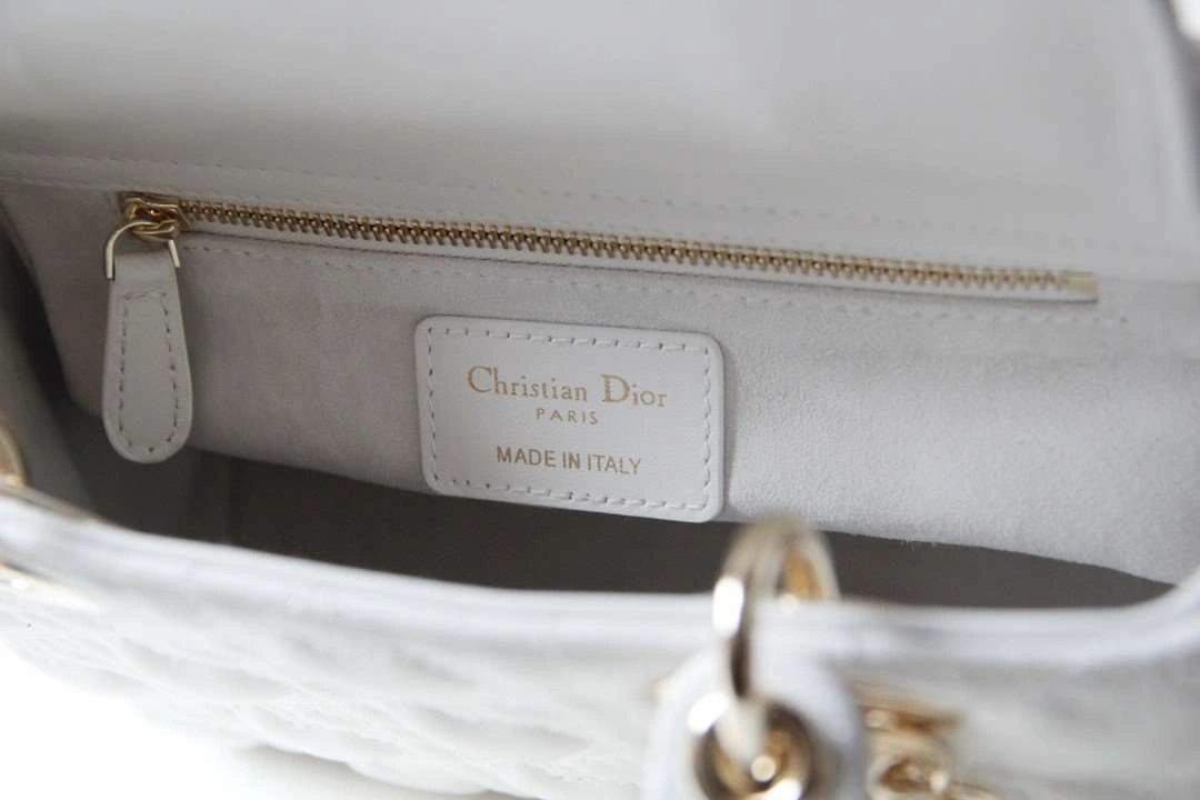 *MOMO--- 8878 sheephide item : A-B063H0647L