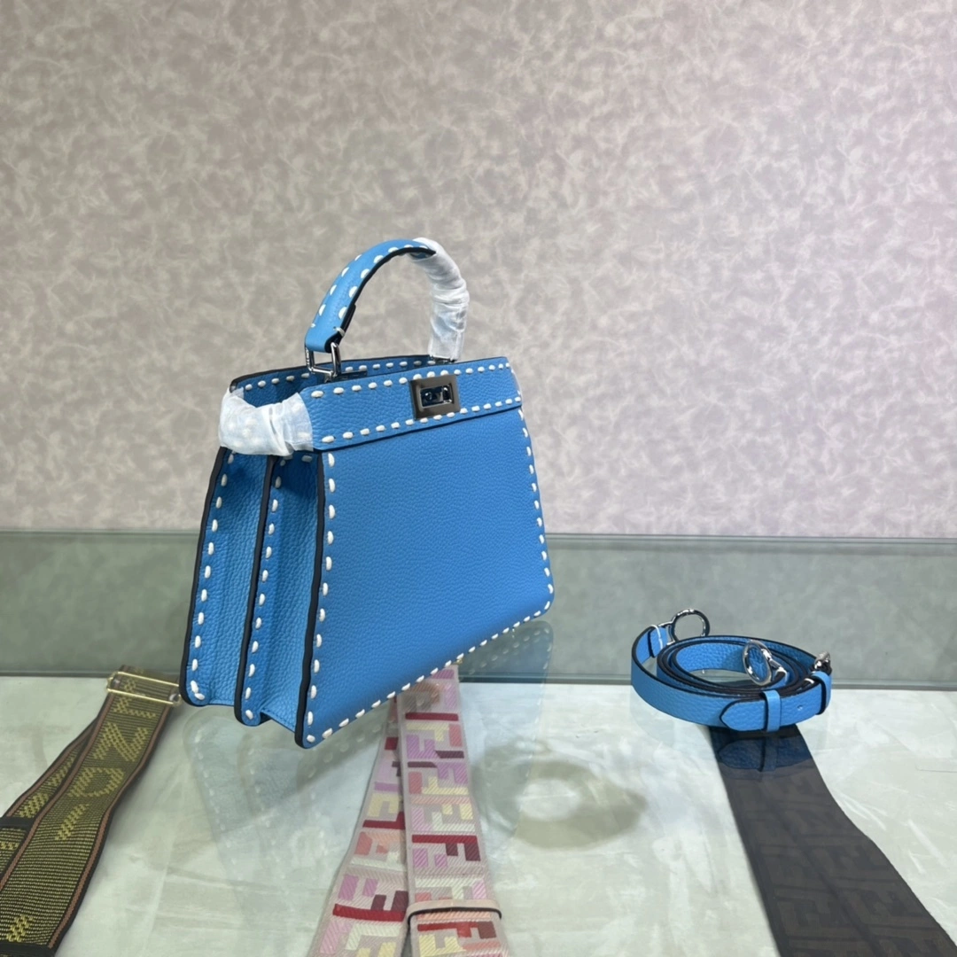 MOMO--- 8BN321-AFQ8-F1EGW Peekaboo ISeeU item:C-B063K2312R