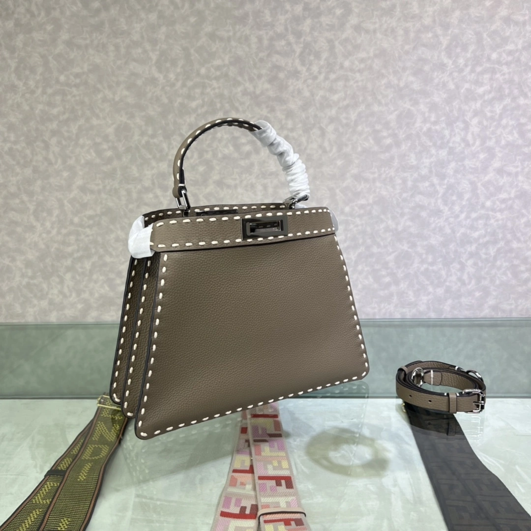 MOMO--- 8BN321-AFQ8-F1F20 Peekaboo ISeeU item:C-B063K2320R