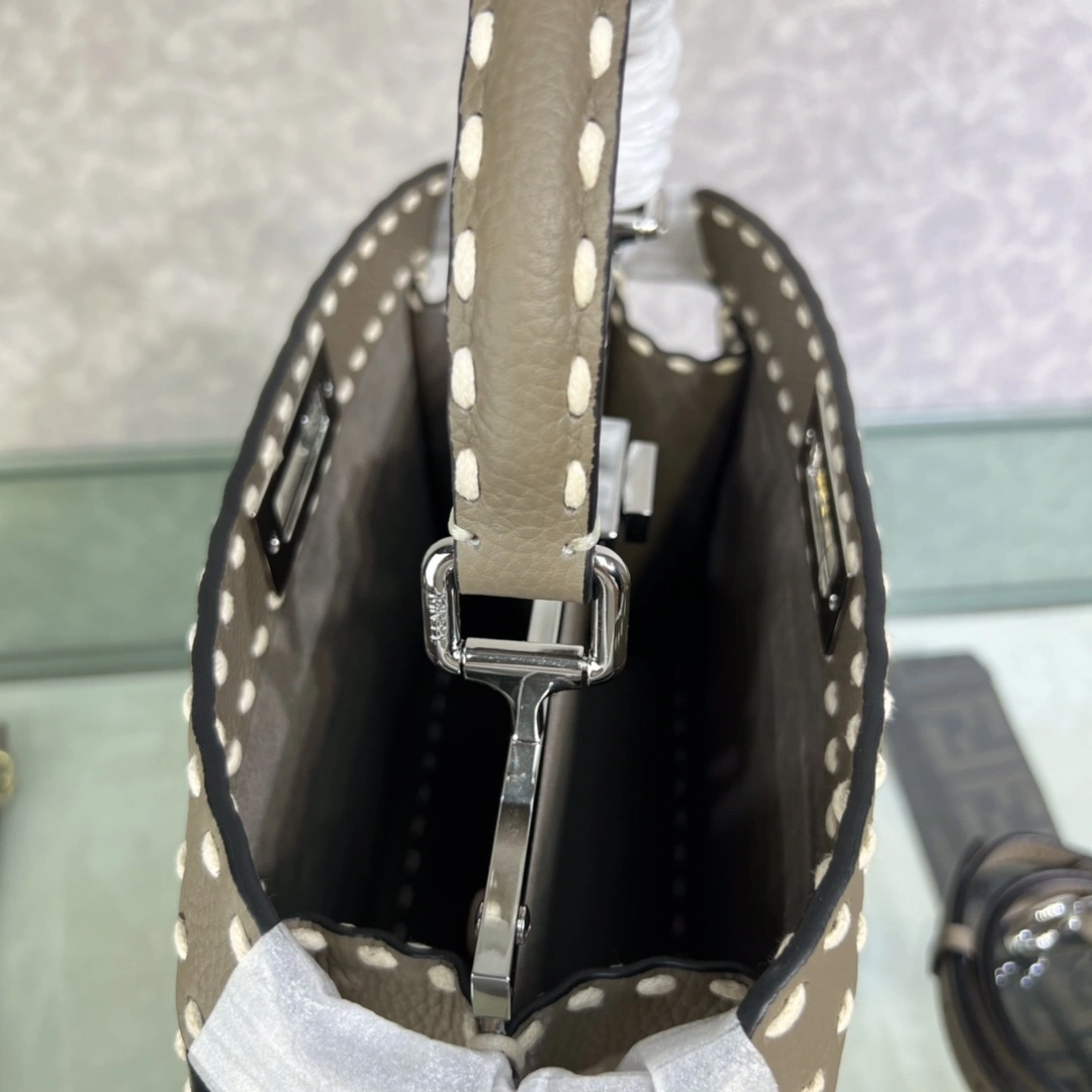MOMO--- 8BN321-AFQ8-F1F20 Peekaboo ISeeU item:C-B063K2320R