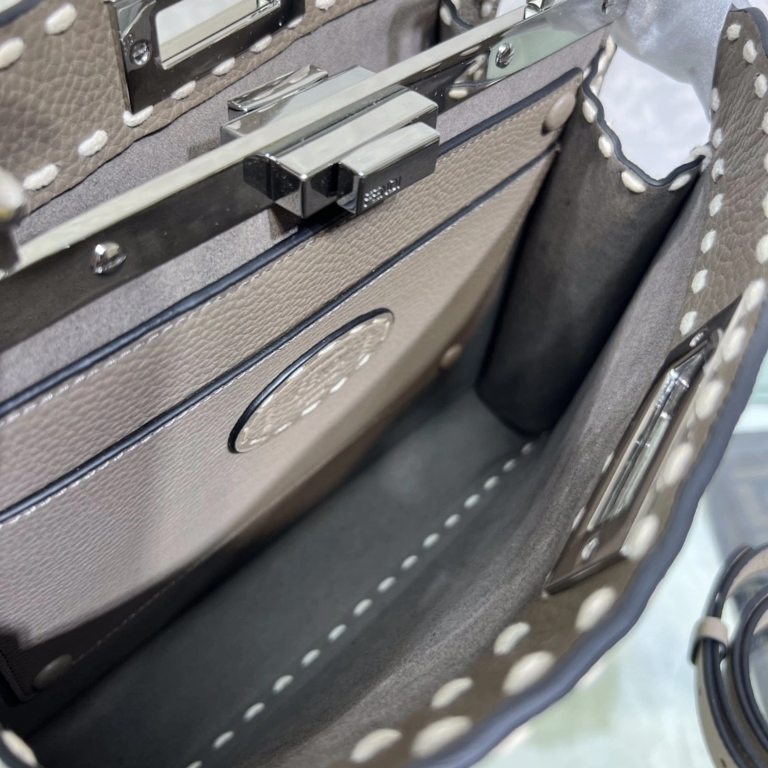 MOMO--- 8BN321-AFQ8-F1F20 Peekaboo ISeeU item:C-B063K2320R