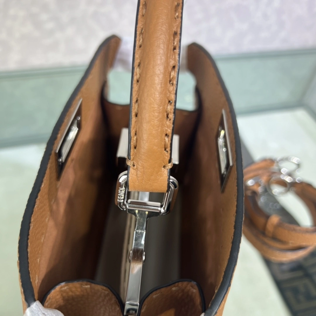 MOMO--- 8BN327-ADYL-F1EEK Iconic Peekaboo Cuoio Romano item:C-B063K2324R