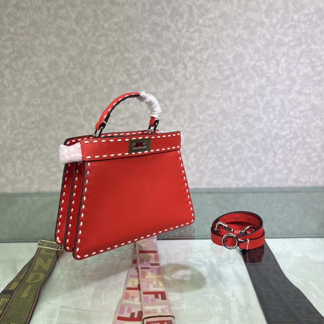 MOMO--- 8BN327-AFQ8-F0PG3 Peekaboo ISeeU item:C-B063K2314R