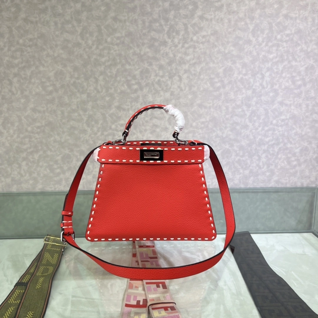MOMO--- 8BN327-AFQ8-F0PG3 Peekaboo ISeeU item:C-B063K2314R