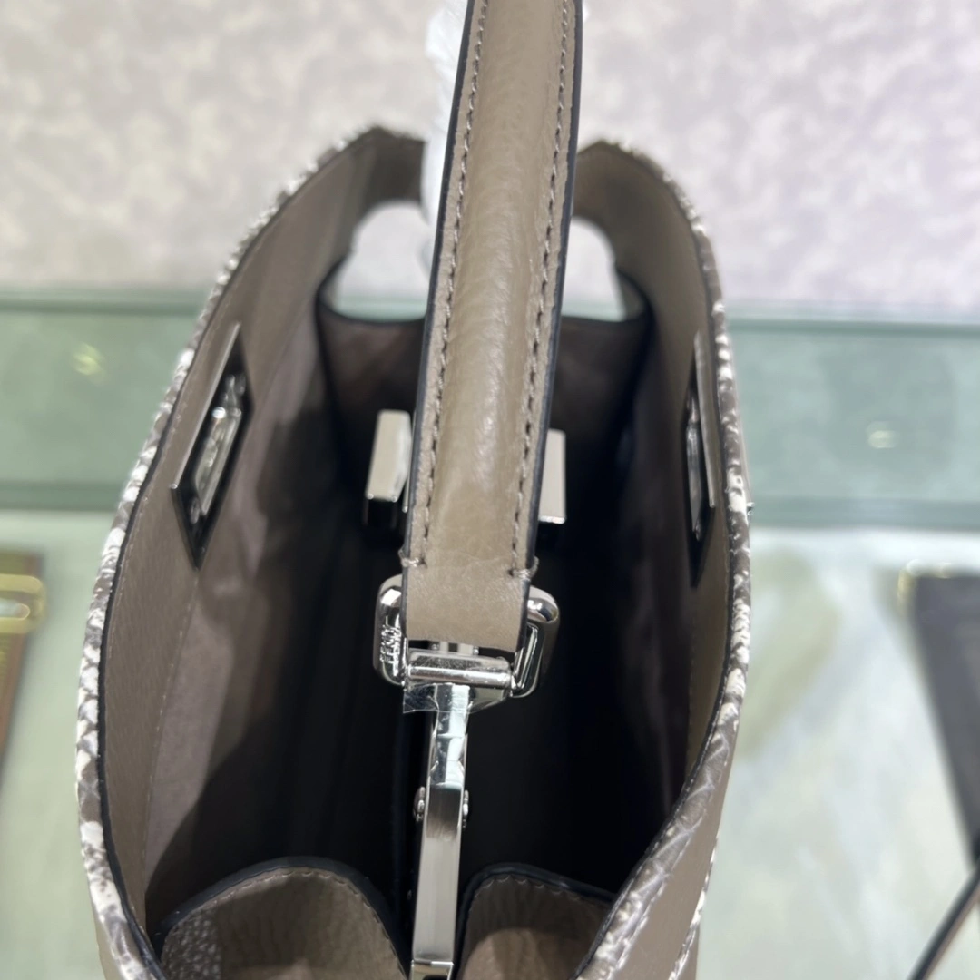 MOMO--- 8BN327AHJ7F1F1X Iconic Peekaboo Cuoio Romano item:C-B063K2325R