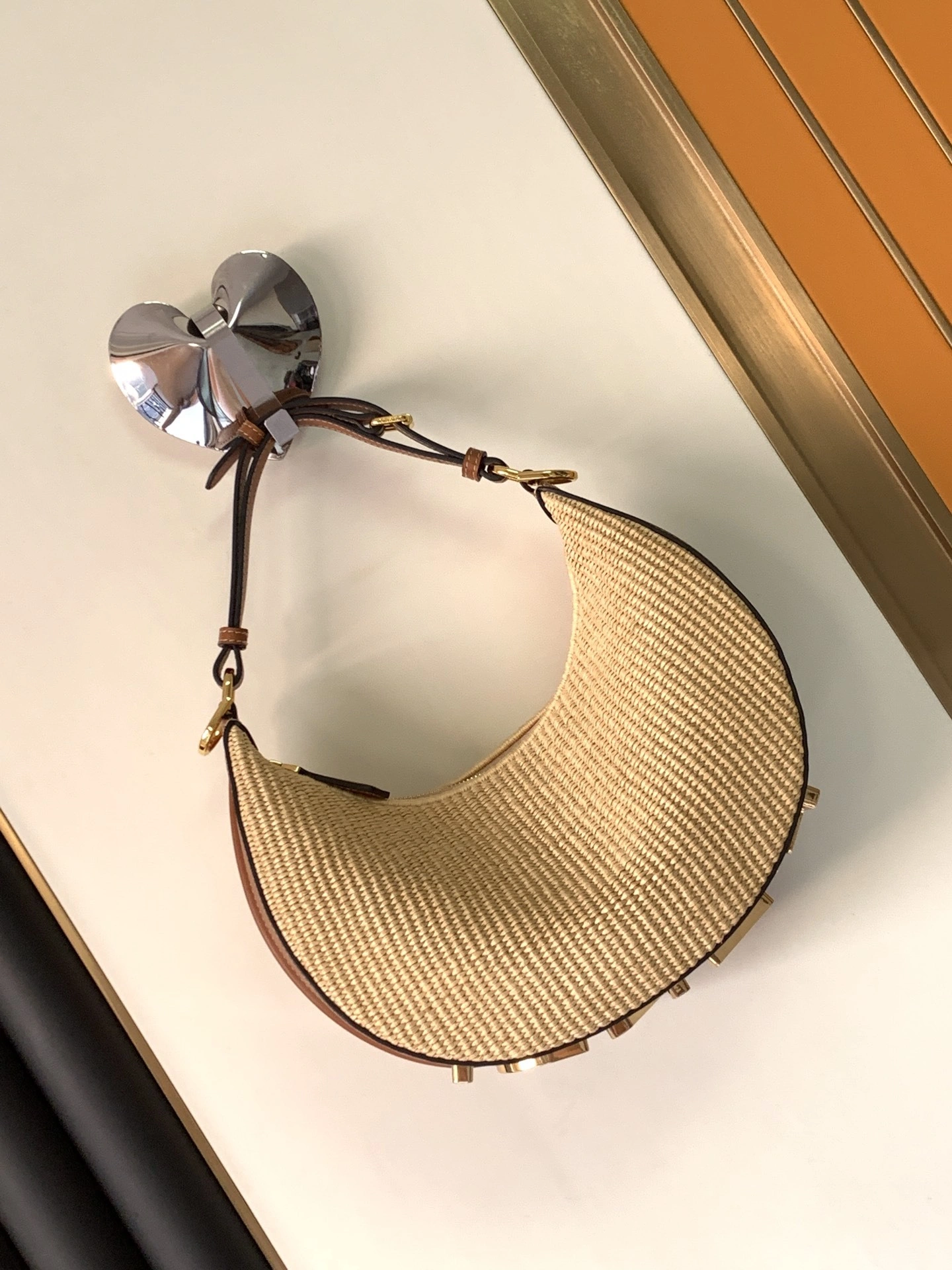 &MOMO--- 8BR798-ANWB-F1L27 graphy item:C-B063K2301R