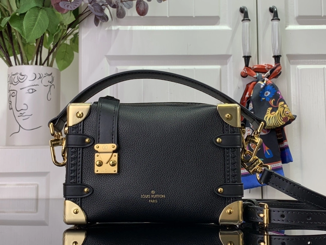 MOMO--- 8V M23817 Side Trunk PM sheepskin item:D-B174E1707