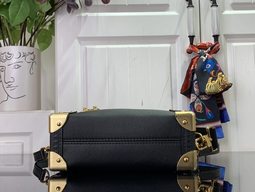MOMO--- 8V M23817 Side Trunk PM sheepskin item:D-B174E1707