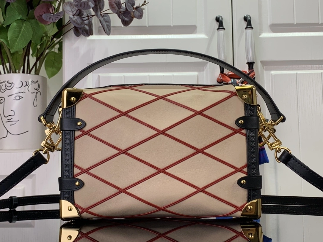 MOMO--- 8V M24403 SIDE TRUNK sheepskin item:D-B174E1726