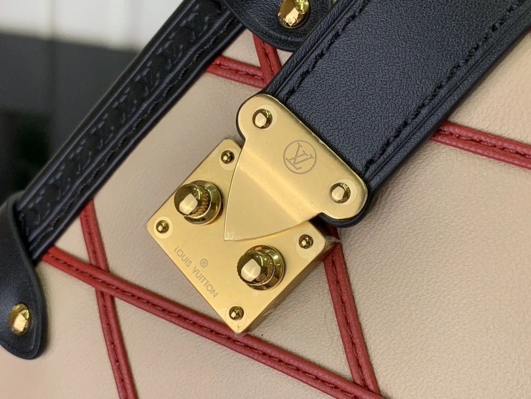 MOMO--- 8V M24403 SIDE TRUNK sheepskin item:D-B174E1726