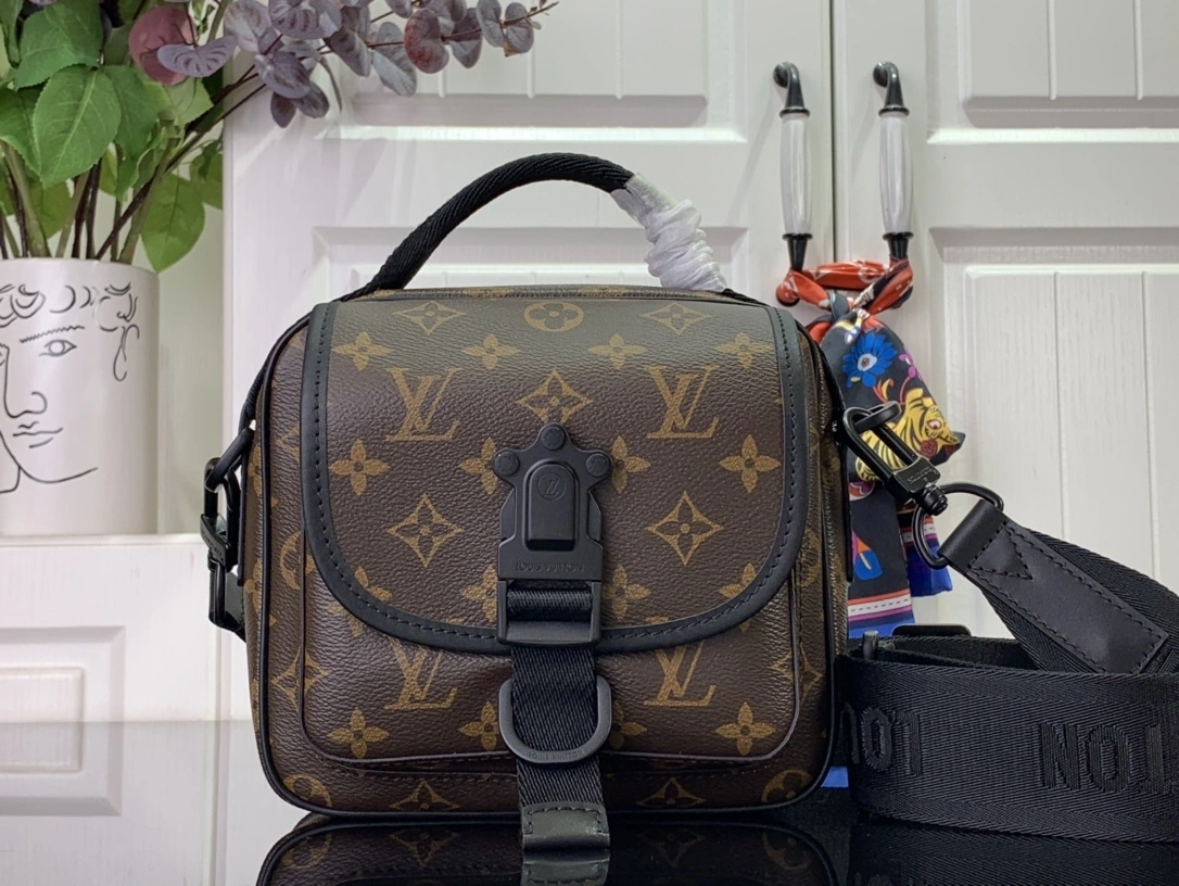 MOMO--- 8V M46973 Quest Monogram Macassar item:D-B174E1702