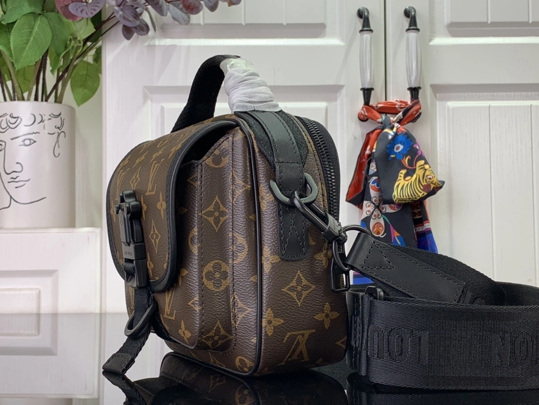 MOMO--- 8V M46973 Quest Monogram Macassar item:D-B174E1702