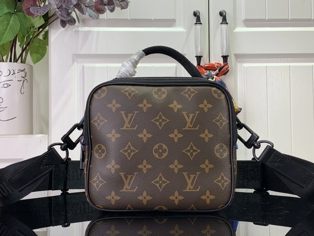 MOMO--- 8V M46973 Quest Monogram Macassar item:D-B174E1702