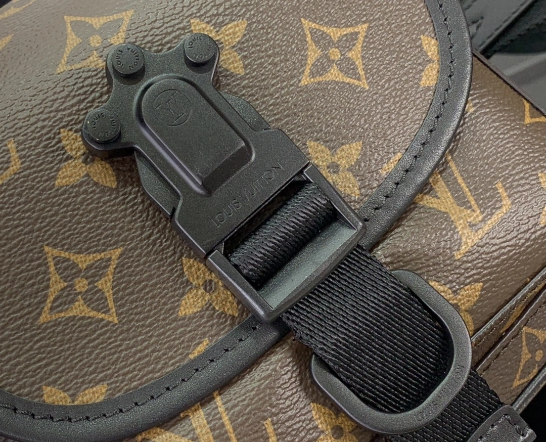 MOMO--- 8V M46973 Quest Monogram Macassar item:D-B174E1702