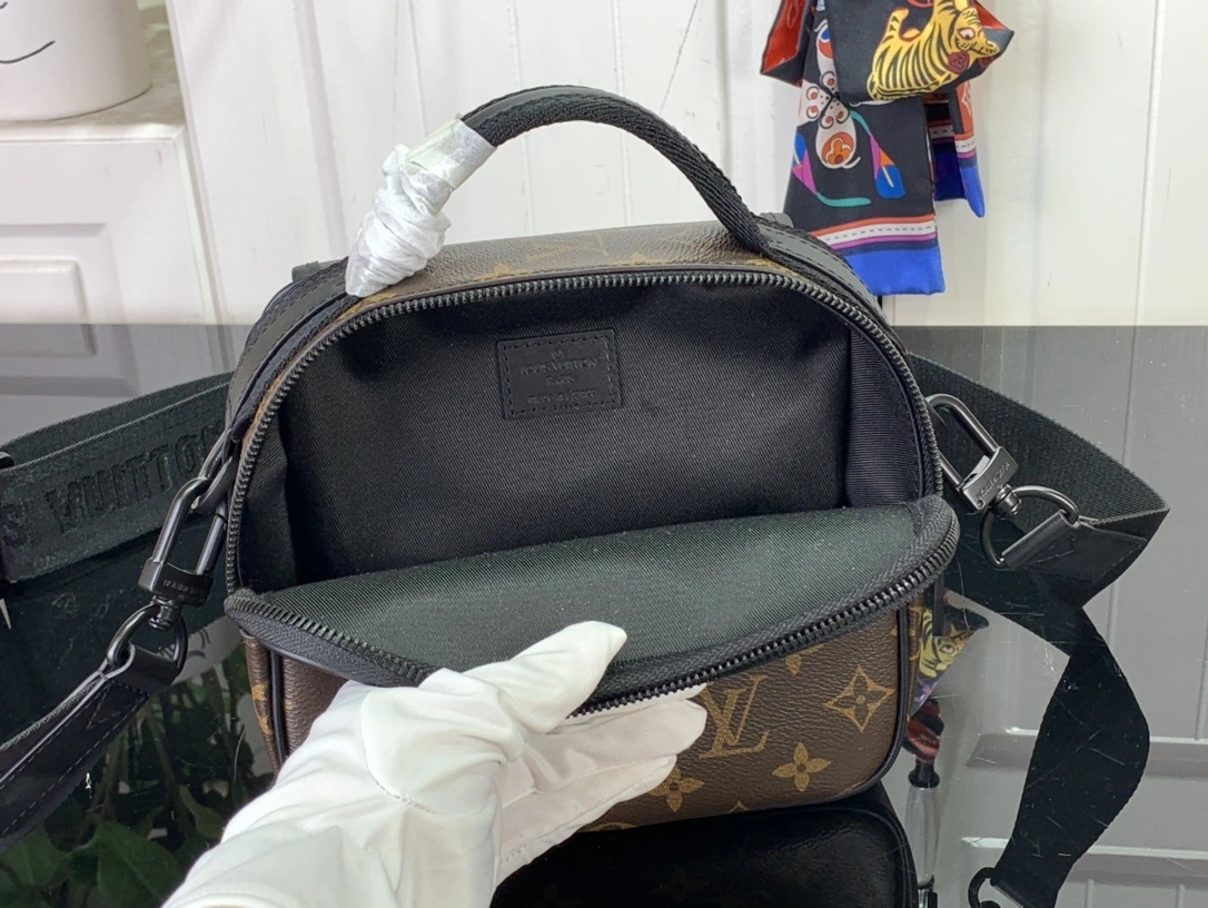 MOMO--- 8V M46973 Quest Monogram Macassar item:D-B174E1702