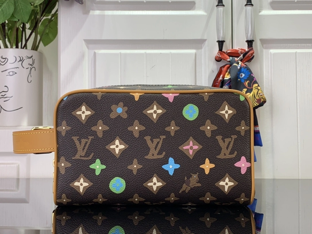 MOMO--- 8V M47069 Locker Dopp Kit Monogram Craggy item:D-B174E1717