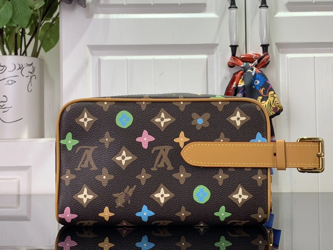 MOMO--- 8V M47069 Locker Dopp Kit Monogram Craggy item:D-B174E1717