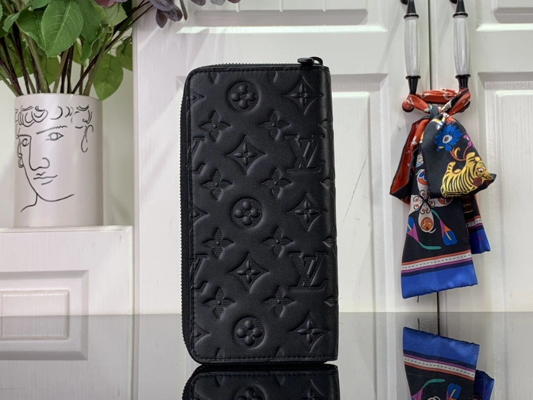 MOMO--- 8V M62902 Zippy cowhide item:D-B174E1731