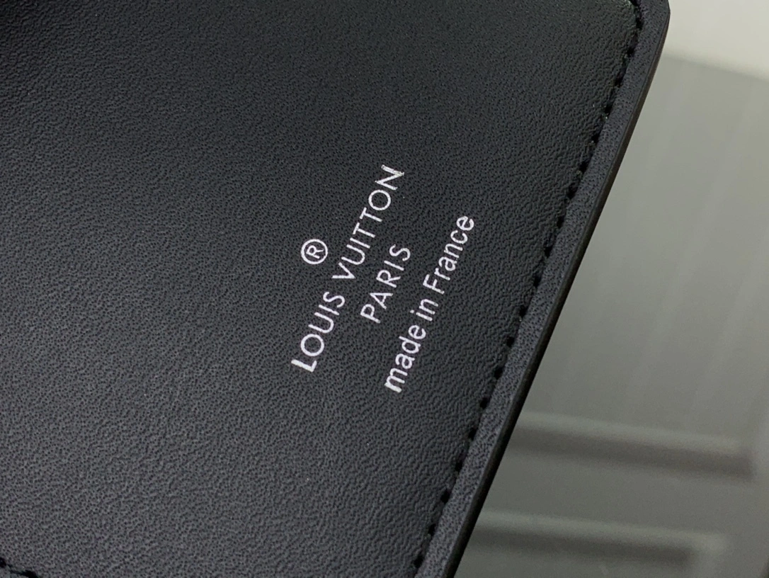 MOMO--- 8V M69038 Brazza Taurillon item:D-B174E1733