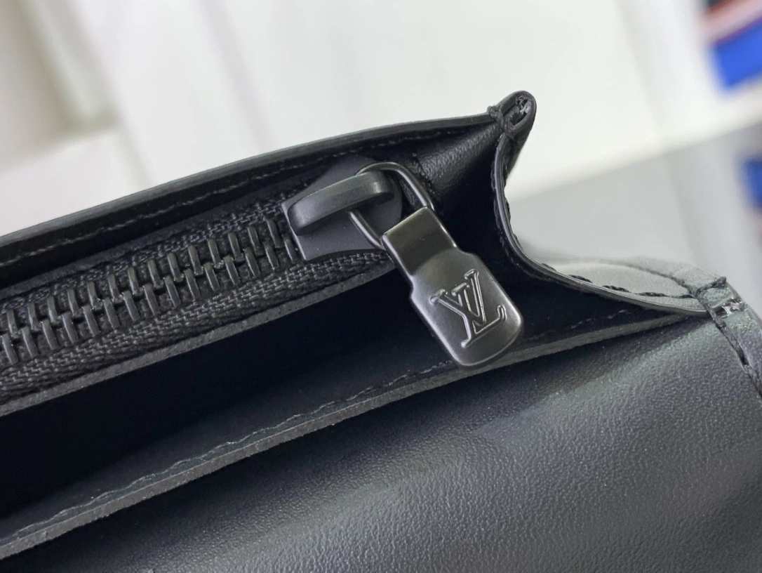MOMO--- 8V M69038 Brazza Taurillon item:D-B174E1733