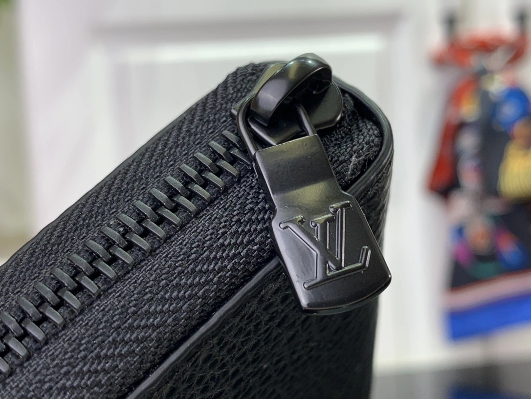 MOMO--- 8V M69047 Zippy Vertical Taurillon item:D-B174E1734