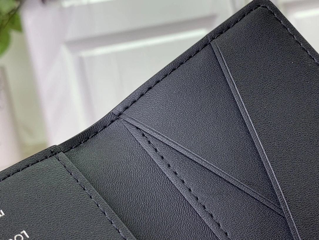 MOMO--- 8V M83330 cowhide item:D-B174E1743