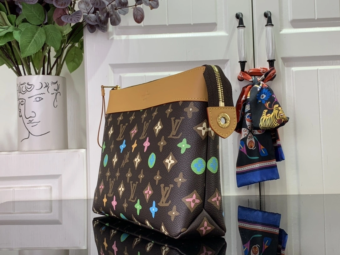 MOMO--- 8V M83568 Pochette Voyage Souple Monogram Craggy item:D-B174E1724