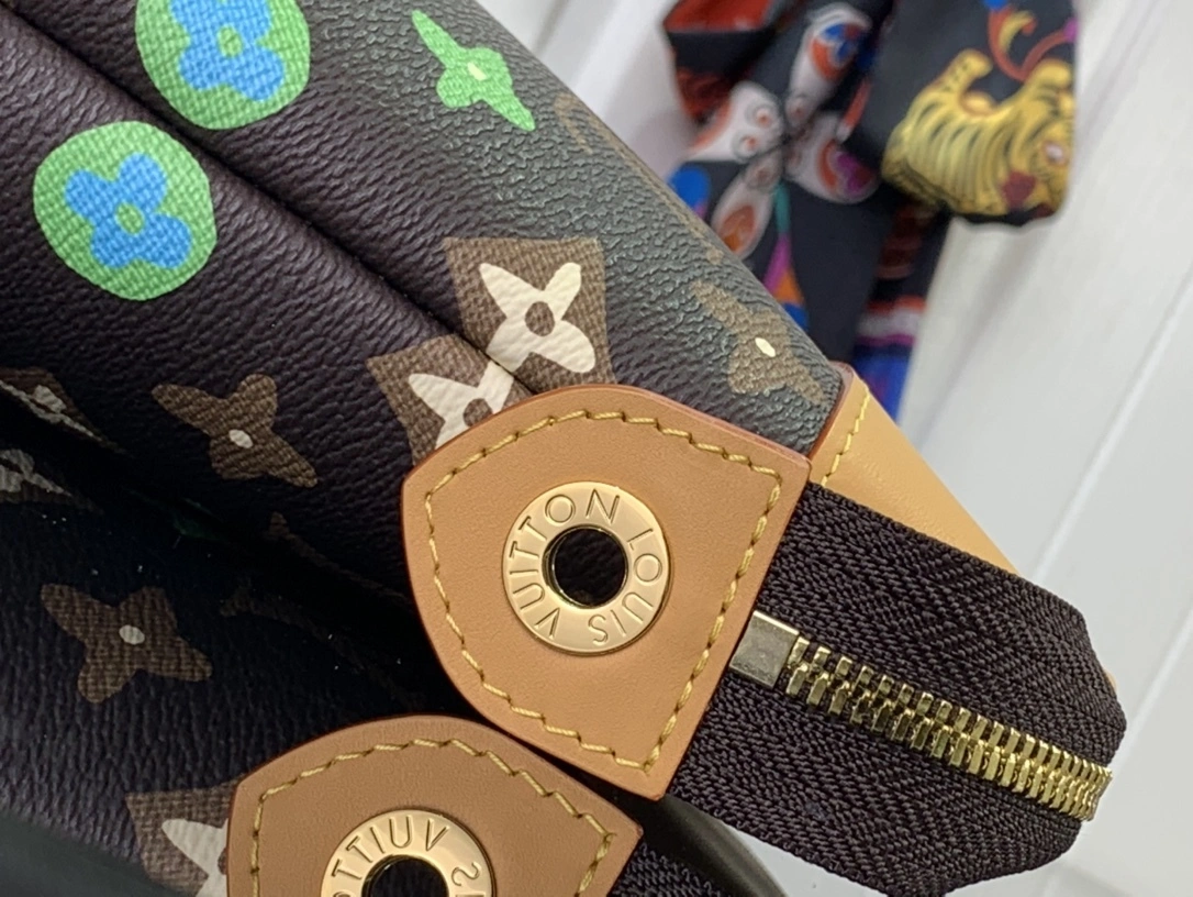 MOMO--- 8V M83568 Pochette Voyage Souple Monogram Craggy item:D-B174E1724
