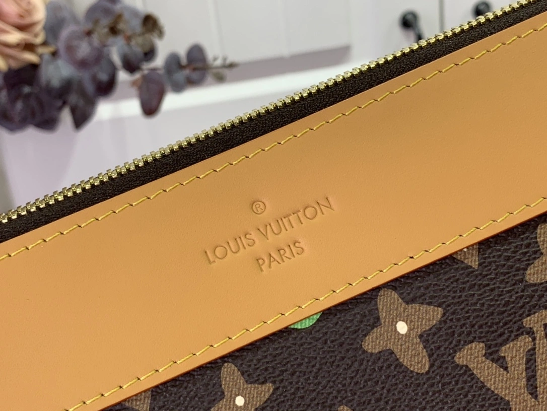 MOMO--- 8V M83568 Pochette Voyage Souple Monogram Craggy item:D-B174E1724