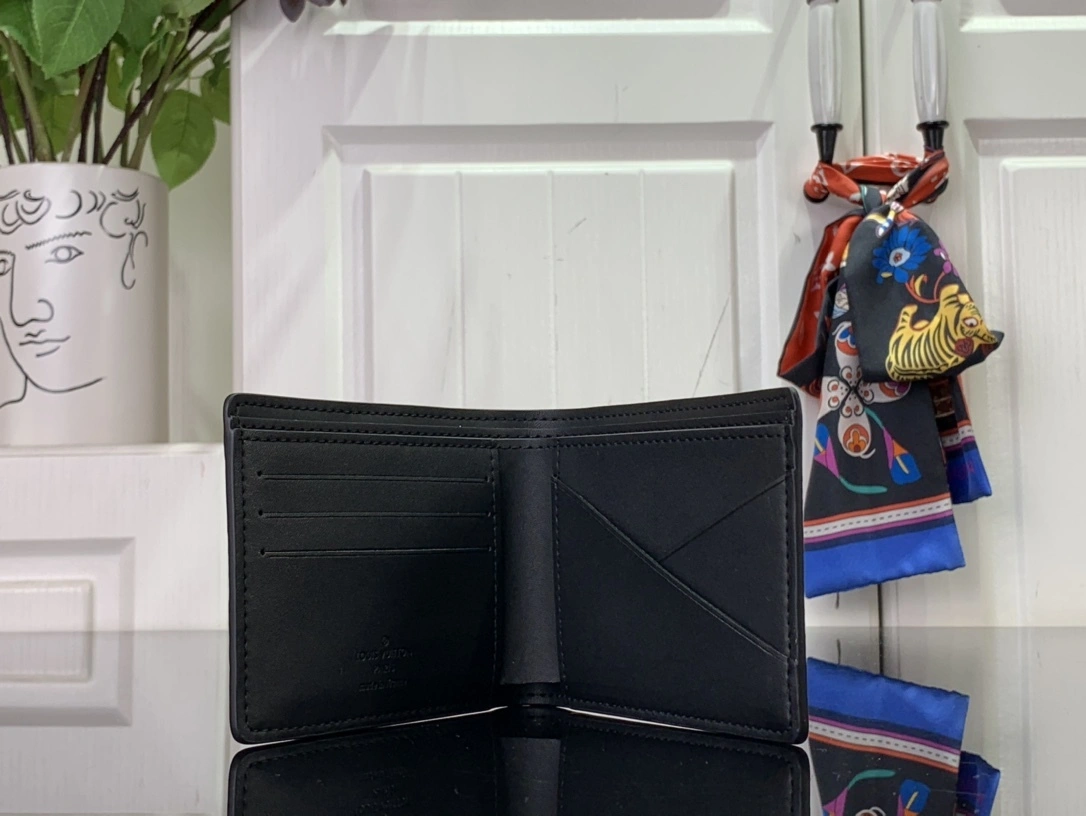&MOMO--- 8V N63124 Multiple cowhide item:D-B174E1739