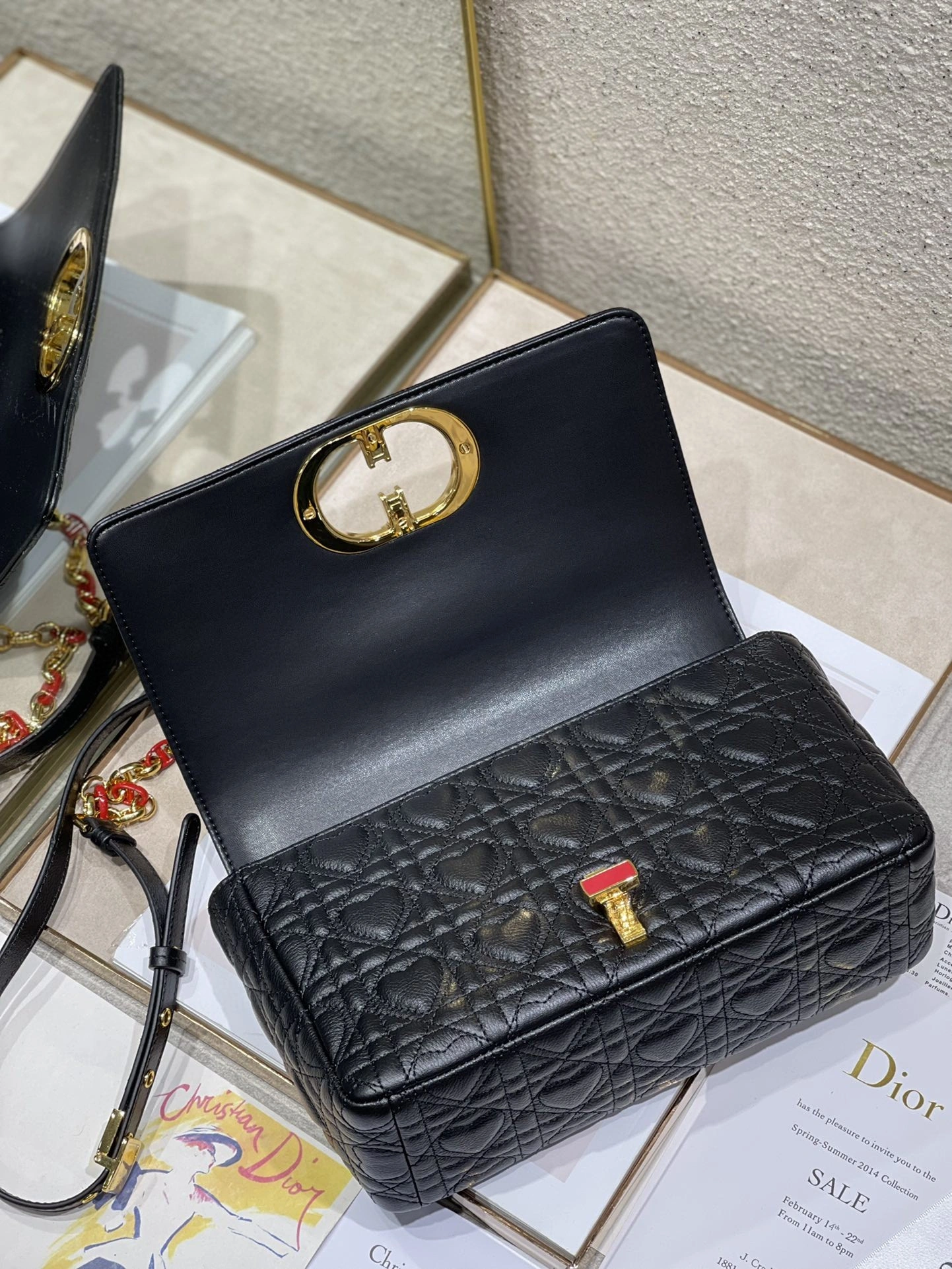 *MOMO--- 92423340 cowhide item : A-B00H2350A