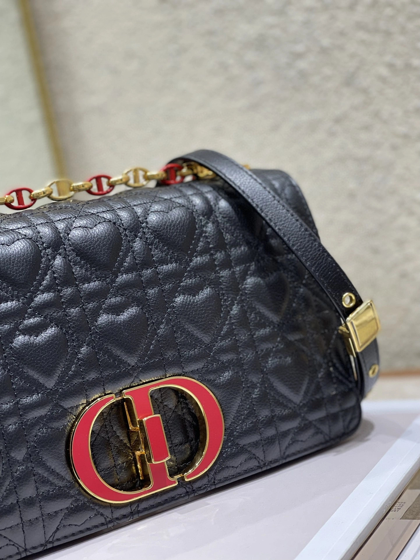 *MOMO--- 92423340 cowhide item : A-B00H2350A