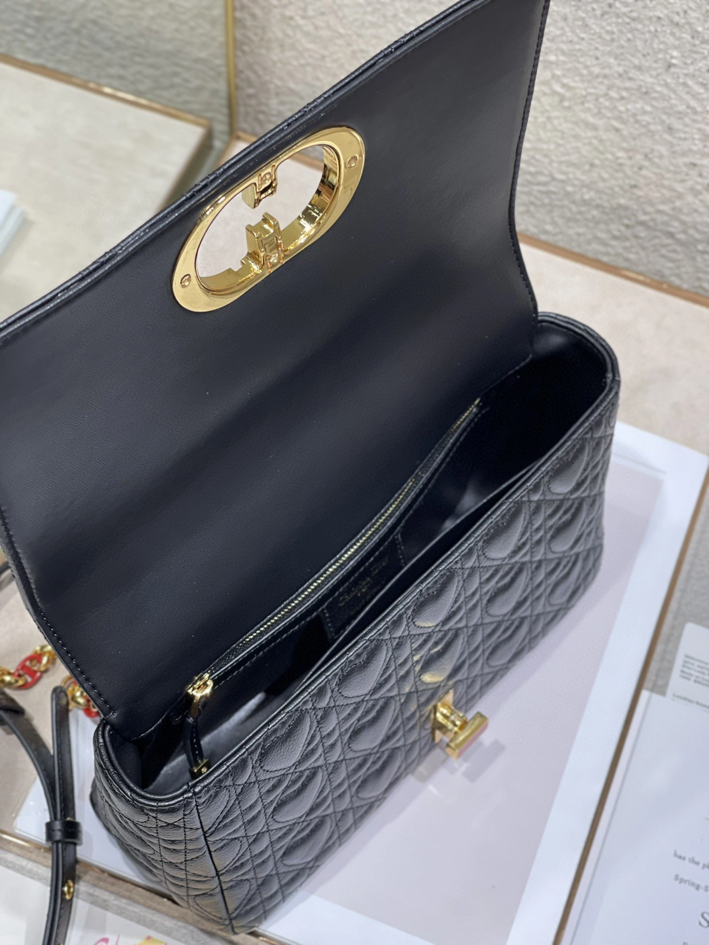 *MOMO--- 92423340 cowhide item : A-B00H2350A
