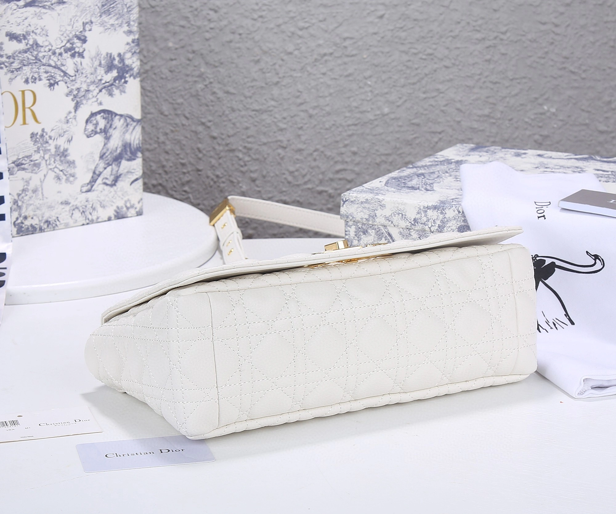 MOMO--- 9797 Lambskin item : A-B202H2141A