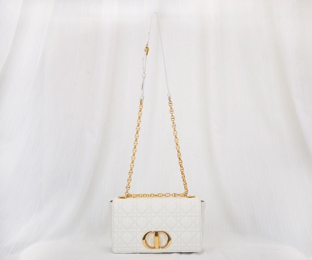 MOMO--- 9797 sheephide item : A-B00H2143A