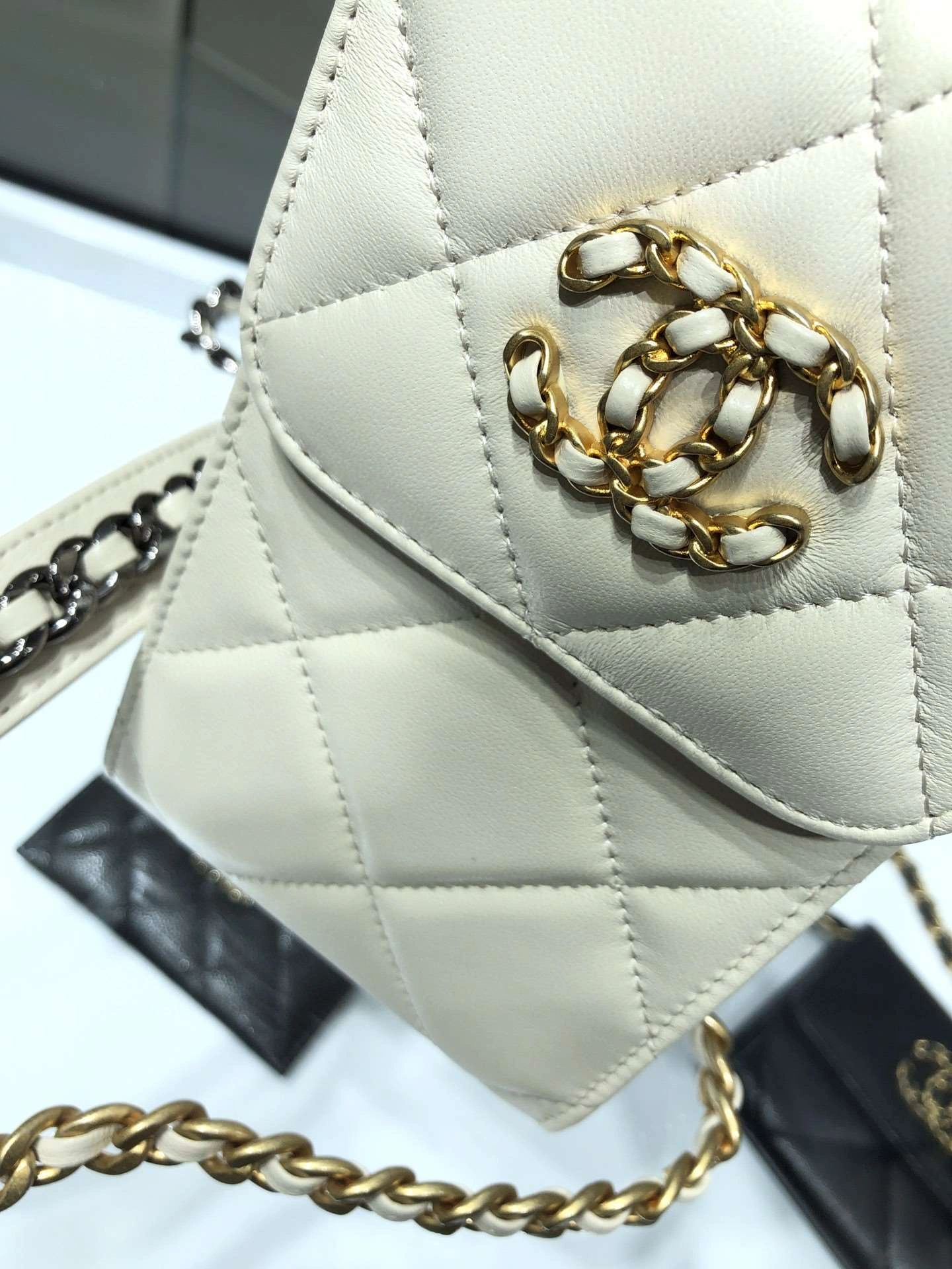*MOMO--- AP1773A Lambskin item : A-B00G2837