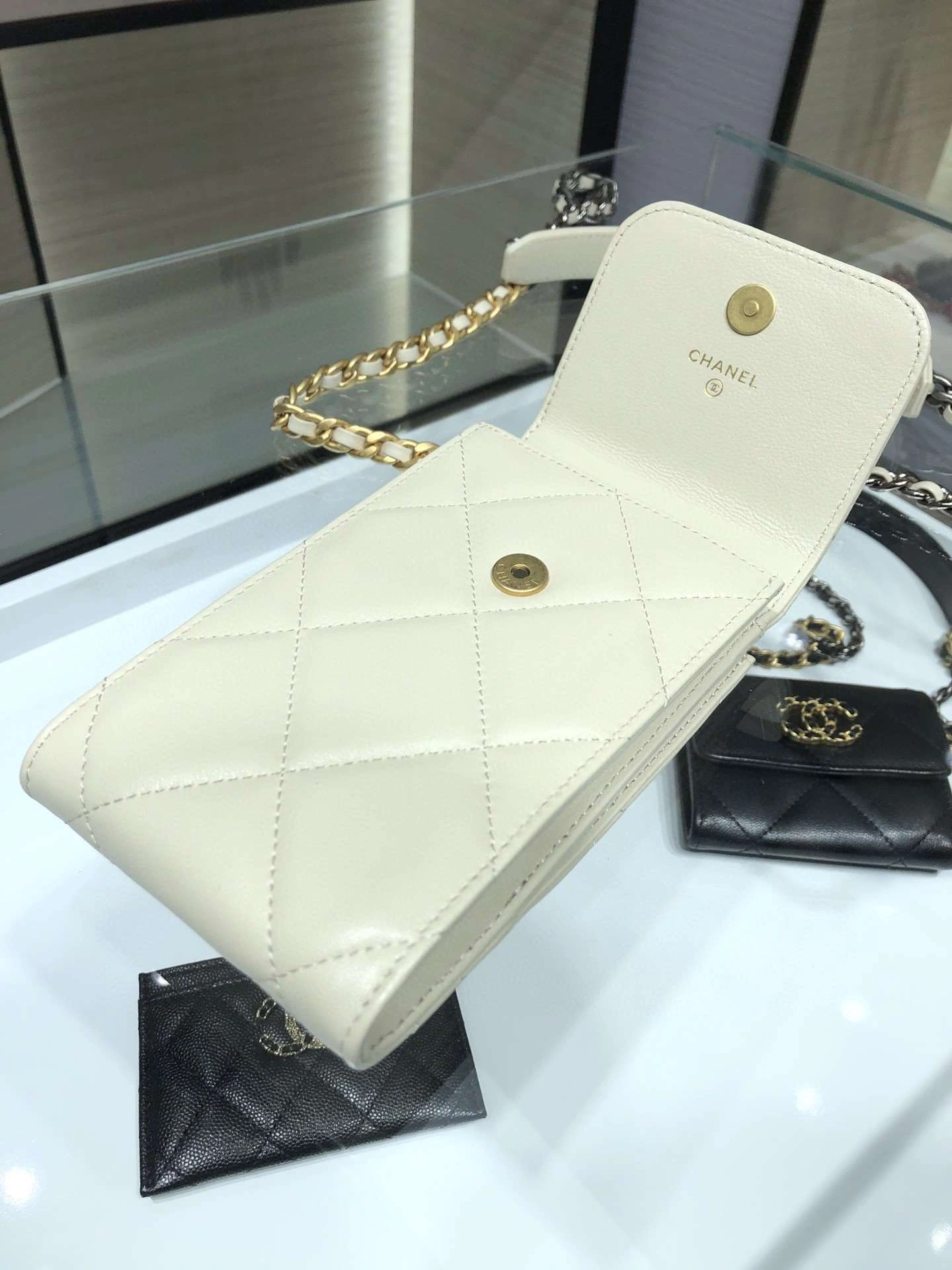 *MOMO--- AP1773A Lambskin item : A-B00G2837