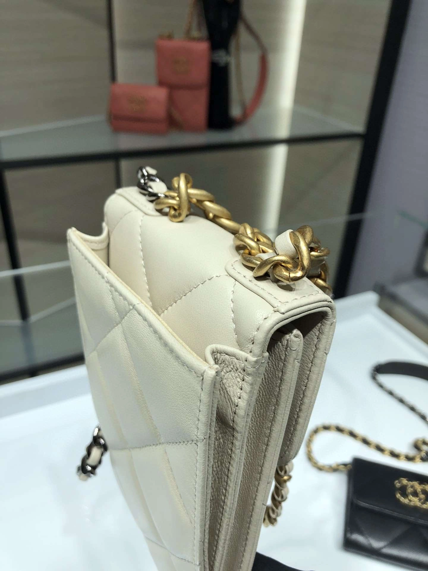 *MOMO--- AP1773A Lambskin item : A-B00G2837