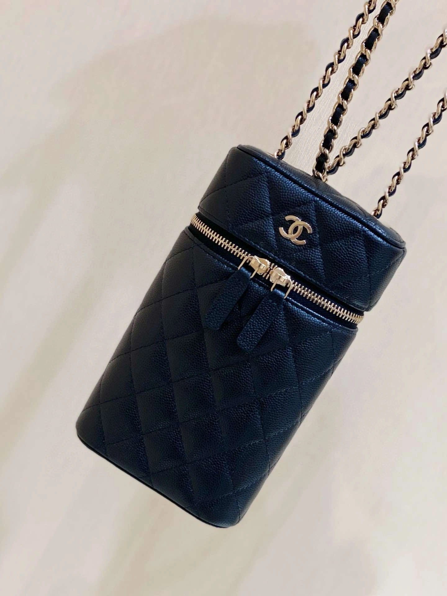 *MOMO--- AP2084 cowhide item : A-B00G2613