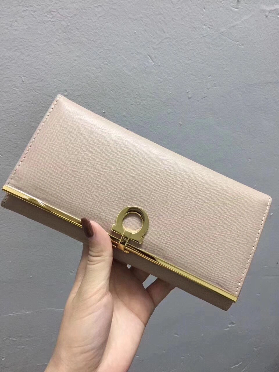 MOMO--- Big Cowhide Gancio counters quality item : 202B39K2534